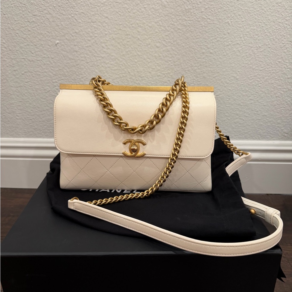 Lightly used Small Chanel Coco Luxe Quilted Lambskin Shoulder Bag w/ box dustbag